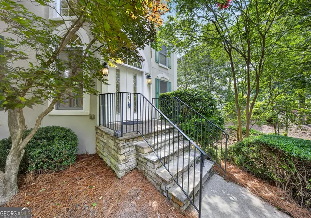 Photo 4 of Sale Pending at 1995 Woods River Ln, Duluth, GA 30097 | MLS# 10781195 | Listing updated on 2026-09-17