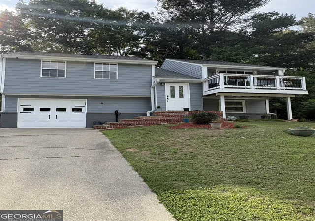 Photo 3 of Single family home for sale at 5529 Willow Brk Dr, Norcross, GA 30093 | MLS# 10775592 | Listing updated on 2026-08-07