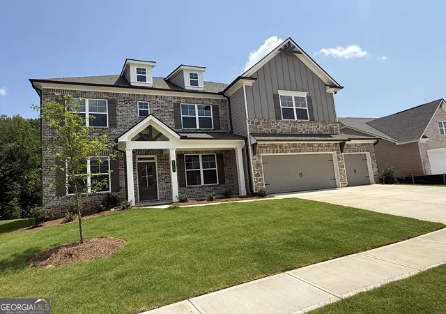 Photo 2 of Single family home for sale at 5527 Tullis Dr, Gainesville, GA 30507 | MLS# 10805324 | Listing updated on 2026-09-24