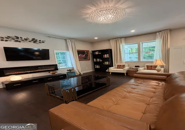 Photo 2 of Single family home for sale at 256 1st Street SW, Atlanta, GA 30314 | MLS# 10755753 | Listing updated on 2026-05-15