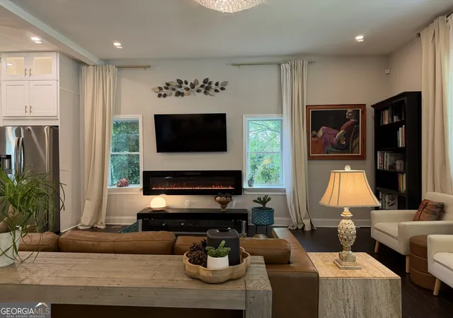 Photo 3 of Single family home for sale at 256 1st Street SW, Atlanta, GA 30314 | MLS# 10755753 | Listing updated on 2026-05-15
