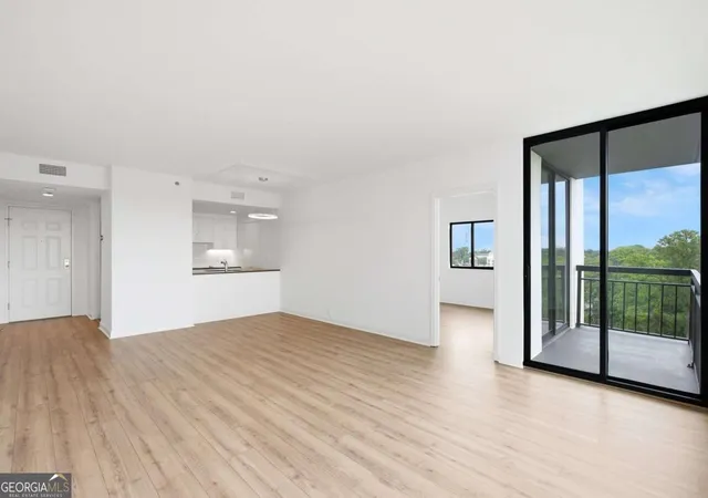Photo 3 of Condo for sale at 3481 Lakeside Dr Ne #1702, Atlanta, GA 30326 | MLS# 10821981 | Listing updated on 2026-08-30