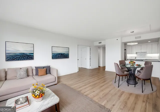 Photo 4 of Condo for sale at 3481 Lakeside Dr Ne #1702, Atlanta, GA 30326 | MLS# 10821981 | Listing updated on 2026-08-30