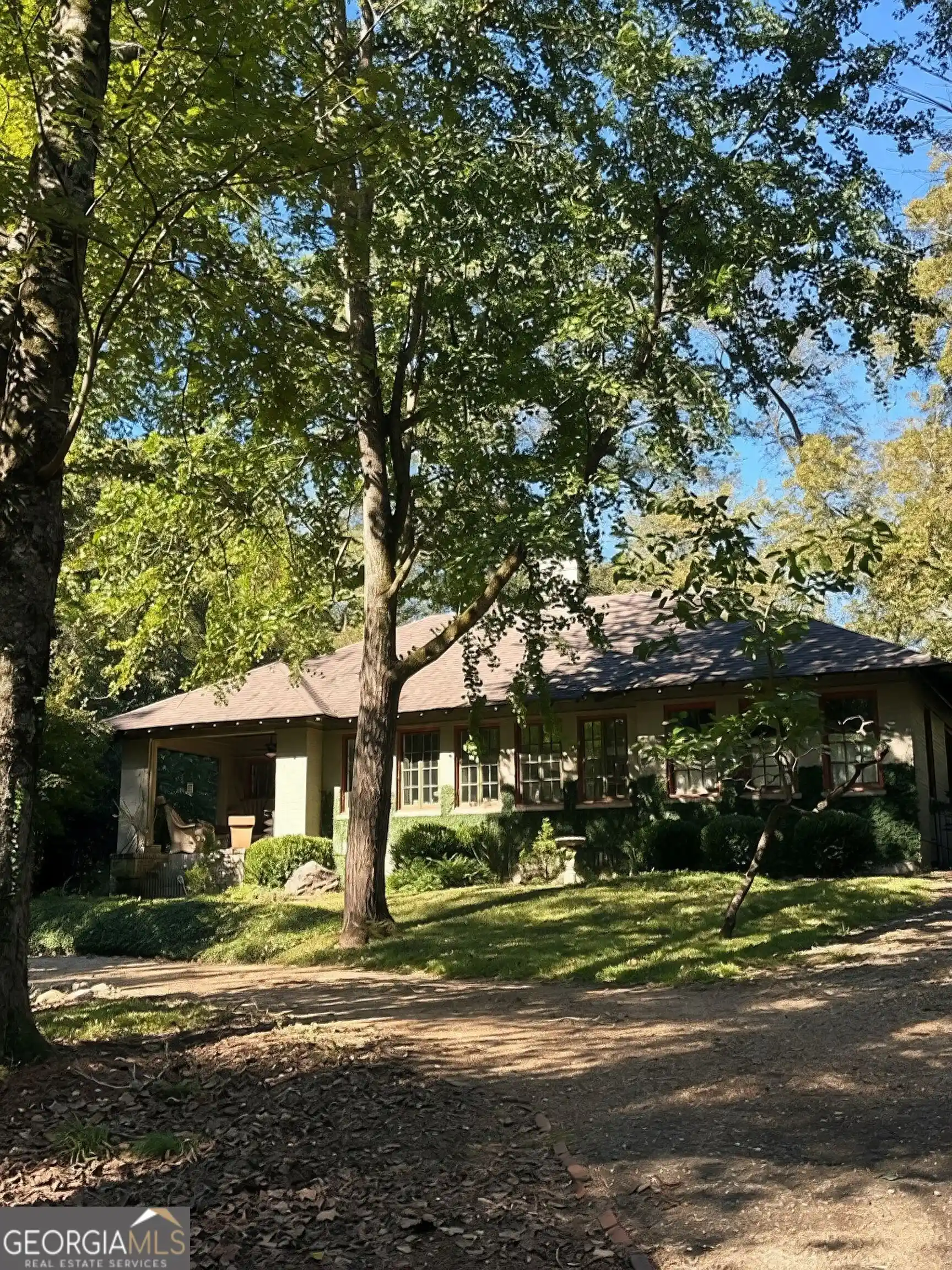 Photo 1 of Sale Pending at 1116 Jackson Springs Rd, Macon, GA 31211 | MLS# 10876698 | Listing updated on 2026-10-29