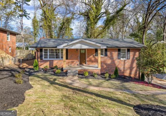 1st image of 212 Christopher Dr, Gainesville, GA 30501 | MLS# 10800055