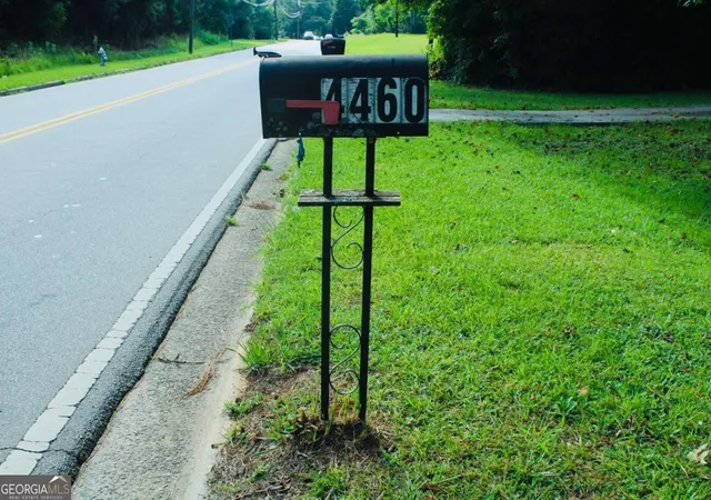 Photo 4 of House for sale at 4460 Stonewall Tell Rd, Atlanta, GA 30349 | MLS# 10593891 | Listing updated on 2026-01-29