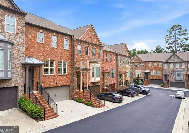 Photo 2 of Townhouse for sale at 1038 Willow Fld Ln Se #17, Marietta, GA 30067 | MLS# 10807632 | Listing updated on 2026-07-31