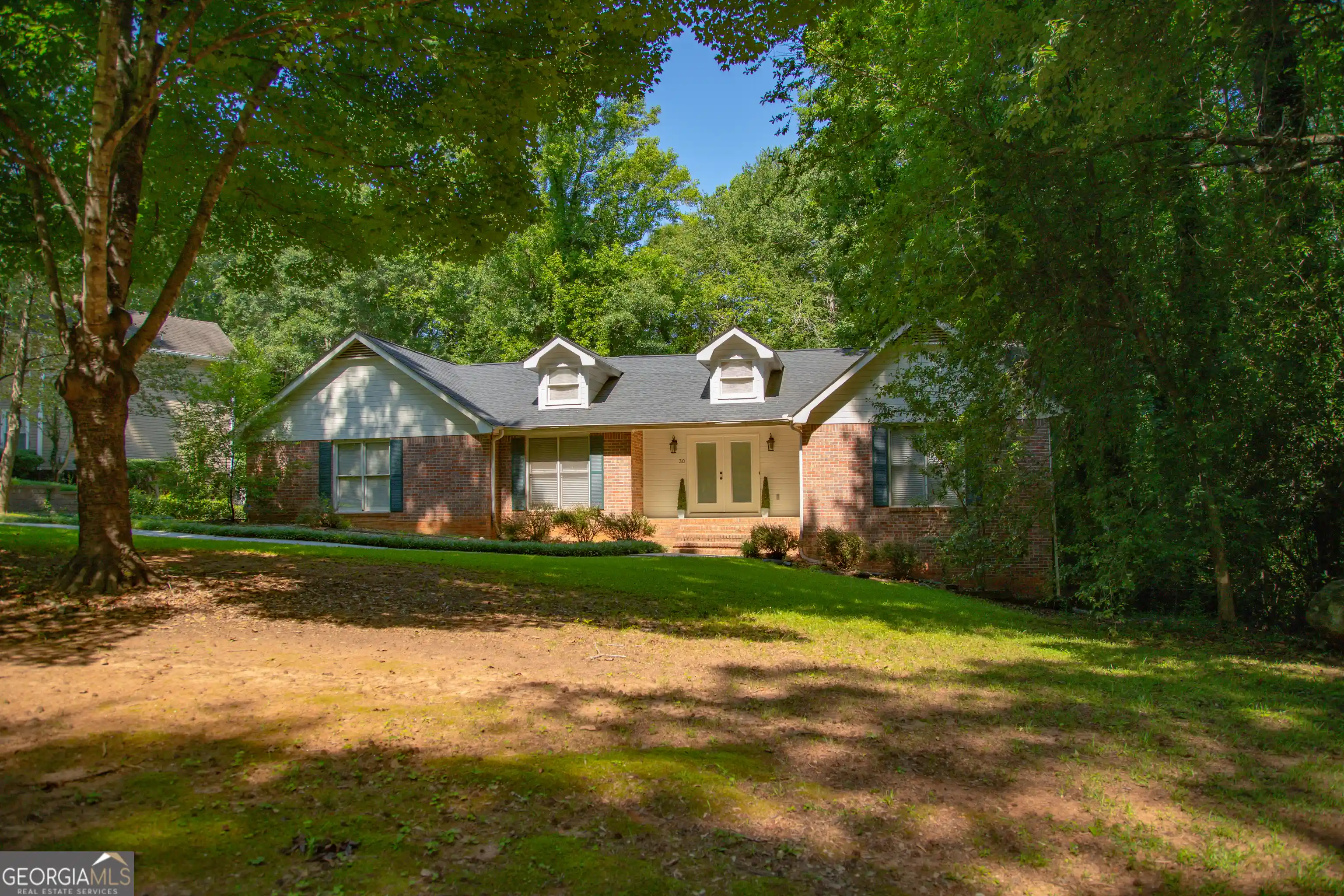 Photo 1 of Single family home for sale at 30 Laurelwood Cir, Griffin, GA 30224 | MLS# 10787677 | Listing updated on 2026-10-21