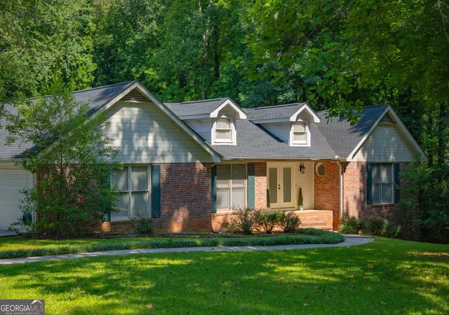 Photo 2 of Single family home for sale at 30 Laurelwood Cir, Griffin, GA 30224 | MLS# 10787677 | Listing updated on 2026-07-01