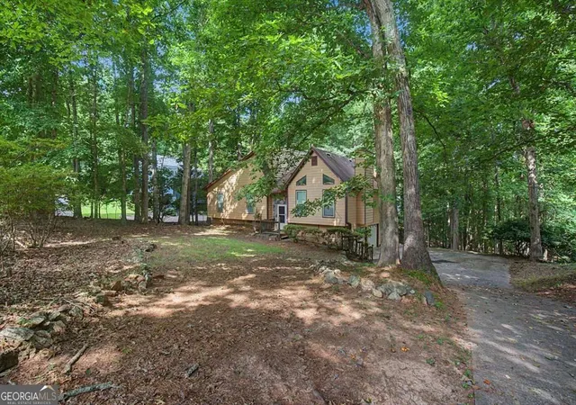 Photo 3 of Single family home for sale at 380 N Victoria Rd, Woodstock, GA 30189 | MLS# 10800580 | Listing updated on 2026-09-16