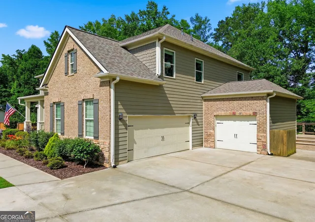 Photo 3 of Single family home for sale at 3540 Ansley Manor Ct, Cumming, GA 30028 | MLS# 10790295 | Listing updated on 2026-09-04