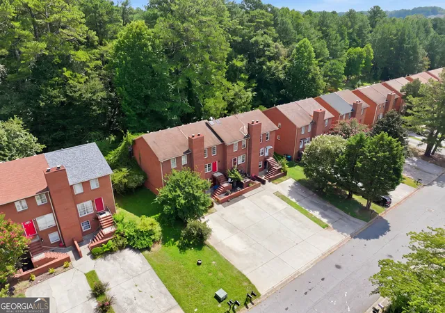 2nd image of 135 Davis Mill Ct, Lawrenceville, GA 30044 | MLS# 10831544
