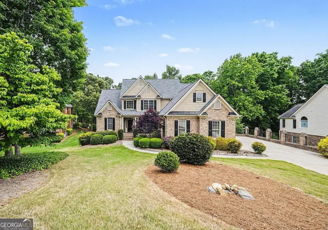 Photo 3 of Single family home for sale at 4621 Chartwell Chase Ct, Flowery Branch, GA 30542 | MLS# 10756277 | Listing updated on 2026-10-08
