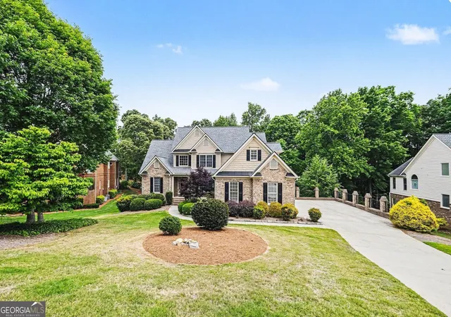 Photo 4 of Single family home for sale at 4621 Chartwell Chase Ct, Flowery Branch, GA 30542 | MLS# 10756277 | Listing updated on 2026-10-08
