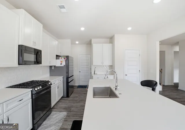 Photo 3 of Single family home for sale at 95 Royal Oak Dr Ne, Rome, GA 30165 | MLS# 10831364 | Listing updated on 2026-09-28