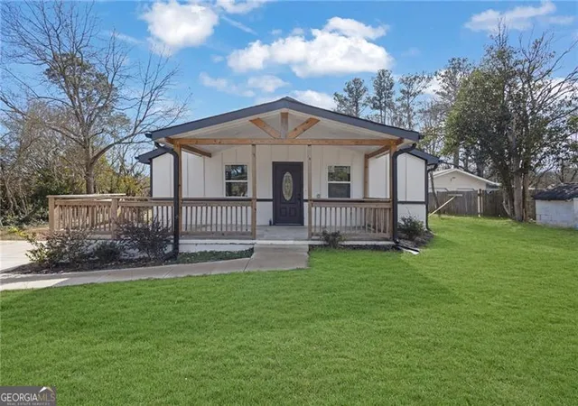 Photo 1 of Single family home for sale at 638 Dobbins Mill Rd, Griffin, GA 30223 | MLS# 10697920 | Listing updated on 2026-08-24