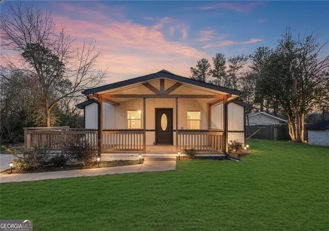 Photo 2 of Single family home for sale at 638 Dobbins Mill Rd, Griffin, GA 30223 | MLS# 10697920 | Listing updated on 2026-08-24