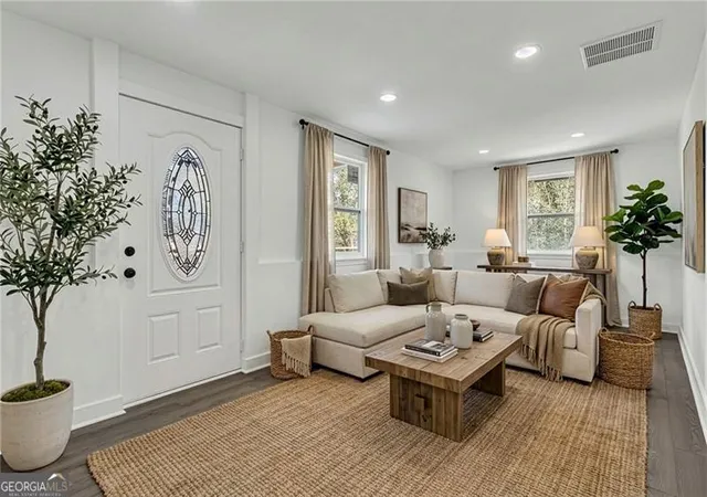 Photo 3 of Single family home for sale at 638 Dobbins Mill Rd, Griffin, GA 30223 | MLS# 10697920 | Listing updated on 2026-08-24