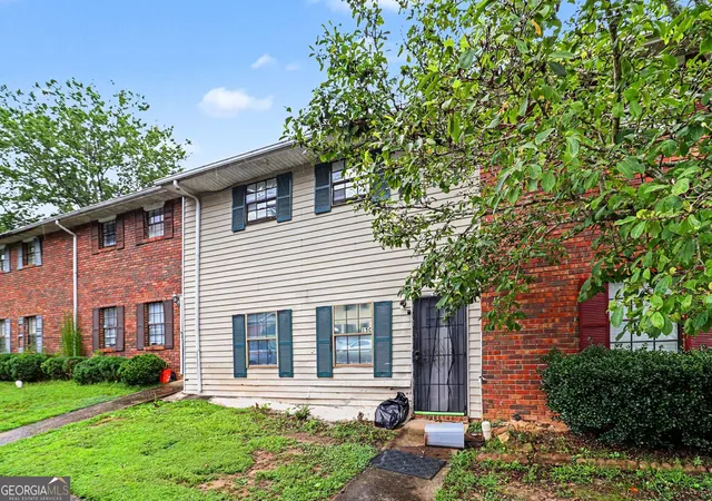 Photo 2 of Condo for sale at 6354 Shannon Pkwy #15C, Union City, GA 30291 | MLS# 10787358 | Listing updated on 2026-08-21