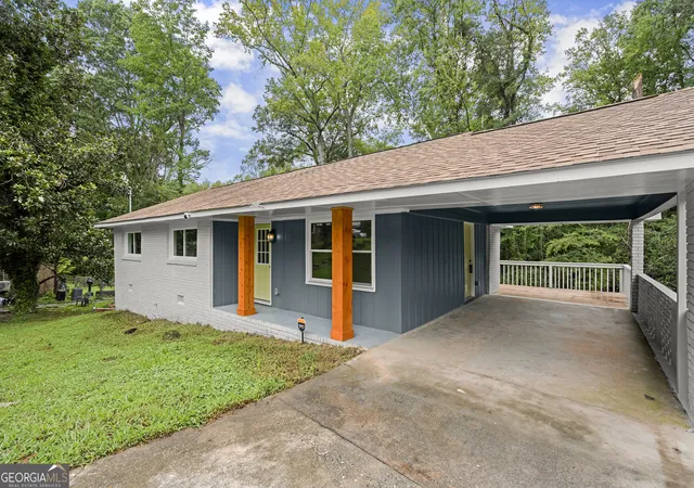 2nd image of 844 San Miguel Dr, Stone Mountain, GA 30083 | MLS# 10731611
