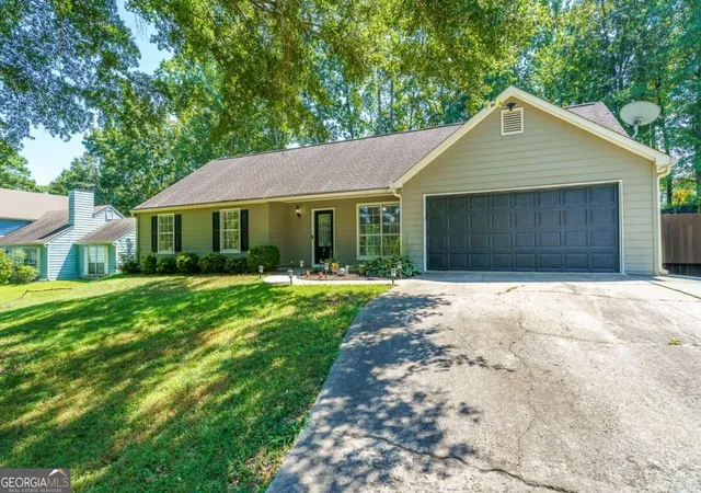 Photo 2 of Single family home for sale at 4460 Whitt Station Run Nw, Acworth, GA 30101 | MLS# 10833105 | Listing updated on 2026-09-14