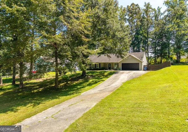 Photo 4 of Single family home for sale at 4460 Whitt Station Run Nw, Acworth, GA 30101 | MLS# 10833105 | Listing updated on 2026-09-14