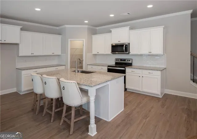 Photo 4 of Townhouse for sale at 5369 Gray Birch Bnd, Flowery Branch, GA 30542 | MLS# 10829490 | Listing updated on 2026-09-17