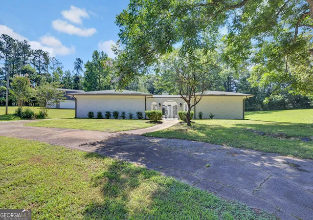 Photo 1 of Single family home for sale at 18 Valley Trl, Covington, GA 30014 | MLS# 10808451 | Listing updated on 2026-09-12