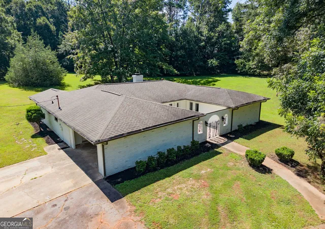 3rd image of 18 Valley Trl, Covington, GA 30014 | MLS# 10808451