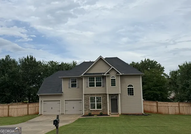Homes for sale in Griffin, GA | 110 Stonebriar Blvd, Griffin, GA 30224 | MLS# 10772093