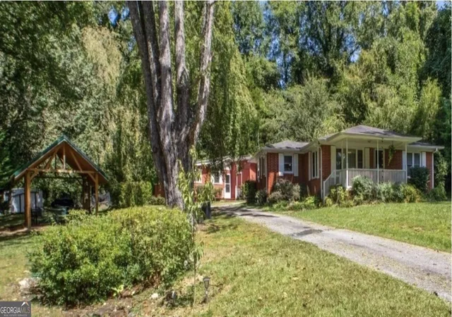 Photo 3 of Single family home for sale at 256 Black Rock Mountain Pkwy, Clayton, GA 30525 | MLS# 10814339 | Listing updated on 2026-09-18