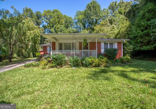 Photo 4 of Single family home for sale at 256 Black Rock Mountain Pkwy, Clayton, GA 30525 | MLS# 10814339 | Listing updated on 2026-09-18