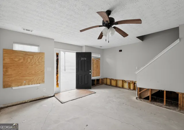 Photo 3 of Sale Pending at 2858 Vining Ridge Ter, Decatur, GA 30034 | MLS# 10794020 | Listing updated on 2026-09-02