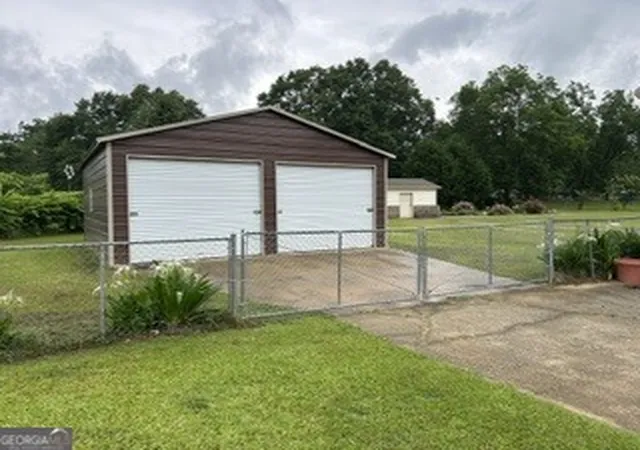 Photo 3 of Single family home for sale at 3693 Holly Pl, Macon, GA 31216 | MLS# 10786919 | Listing updated on 2026-06-30