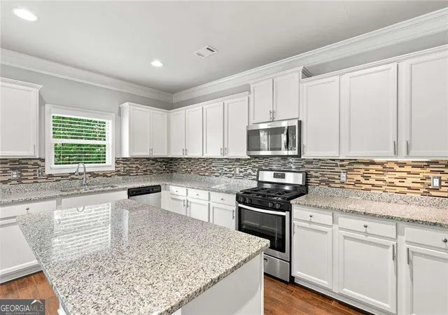 Photo 3 of Single family home for sale at 268 Oak Rd, Lawrenceville, GA 30044 | MLS# 10826175 | Listing updated on 2026-09-18