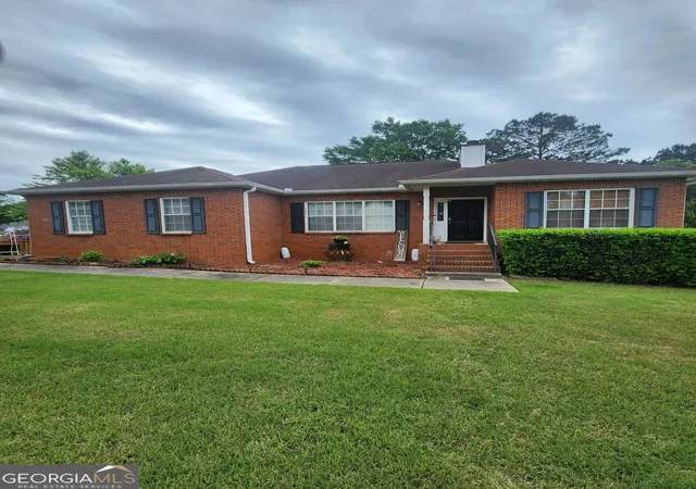 Photo 2 of Single family home for sale at 47 Oak Hl Ter, Fayetteville, GA 30215 | MLS# 10801611 | Listing updated on 2026-08-14