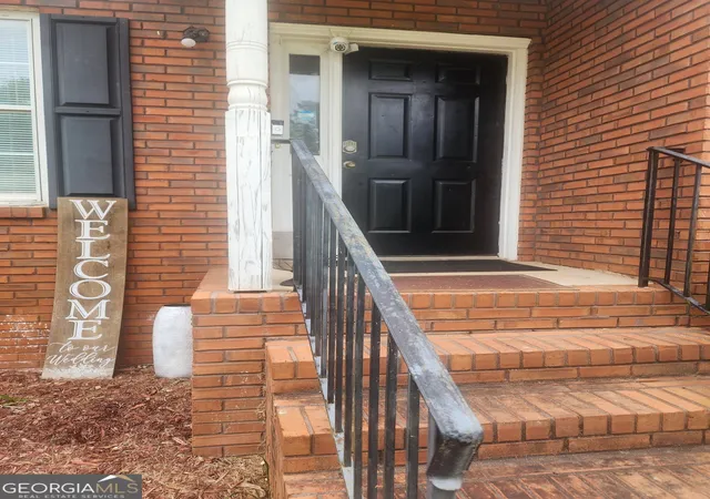 Photo 3 of Single family home for sale at 47 Oak Hl Ter, Fayetteville, GA 30215 | MLS# 10801611 | Listing updated on 2026-08-14