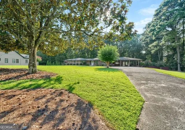 Photo 2 of Single family home for sale at 4671 Dogwood Dr, Acworth, GA 30101 | MLS# 10829645 | Listing updated on 2026-09-03