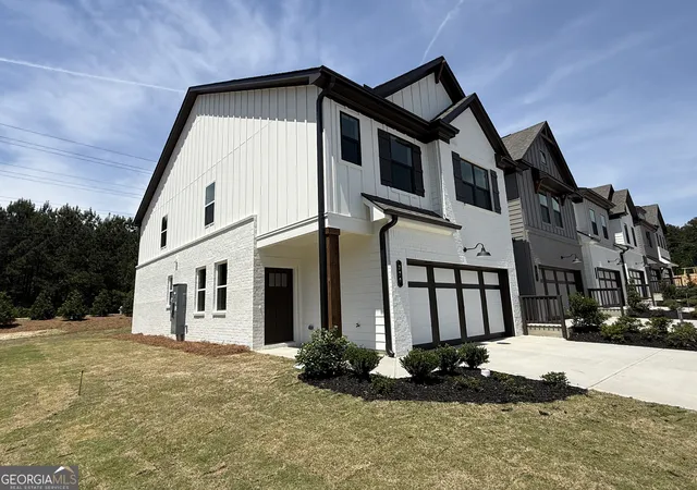 Photo 2 of Townhouse for sale at 329 Brook Landing Cir, Auburn, GA 30011 | MLS# 10759459 | Listing updated on 2026-09-15