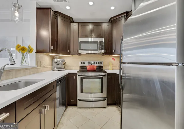 Photo 3 of Condo for sale at 1101 Juniper St Ne #APT 1012, Atlanta, GA 30309 | MLS# 10811319 | Listing updated on 2026-10-08