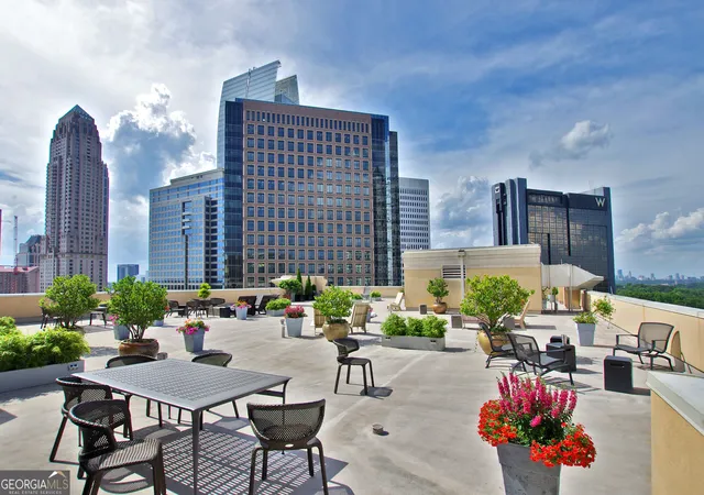 Listing Photo 2 - Condo for sale in building located at 1101 Juniper St Ne, Atlanta, GA 30309 - Unit #APT 1012