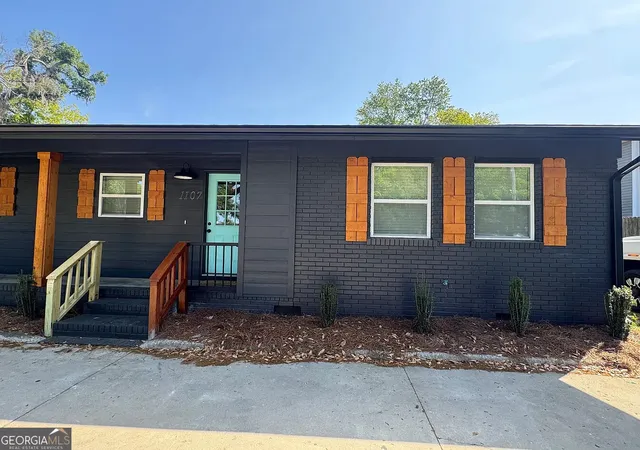 Photo 2 of Single family home for sale at 1107/1109 N Oak St #1107 & 1109, Valdosta, GA 31601 | MLS# 10828360 | Listing updated on 2026-09-01
