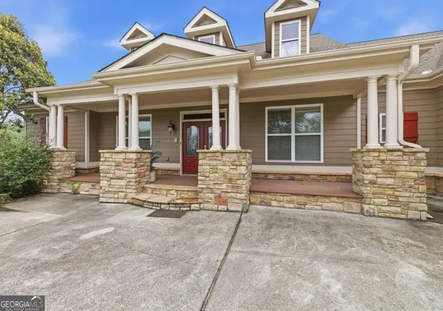 Photo 3 of Single family home for sale at 1173 Dee Kennedy Rd, Auburn, GA 30011 | MLS# 10774760 | Listing updated on 2026-09-17