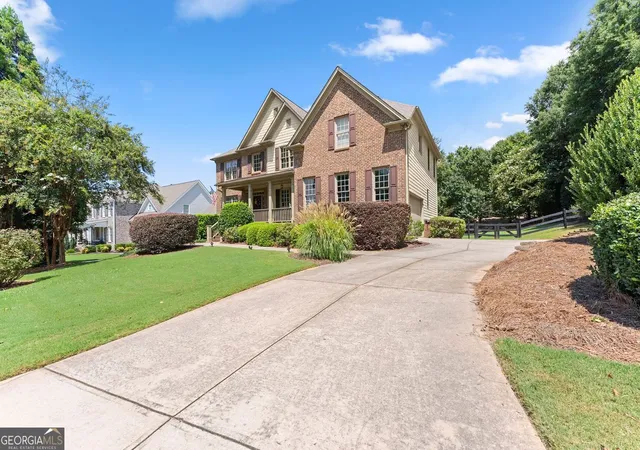 Photo 3 of Single family home for sale at 5610 Cascade Trl, Cumming, GA 30040 | MLS# 10829824 | Listing updated on 2026-09-20