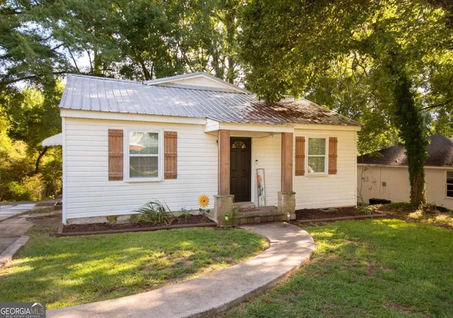 1st image of 211 Rutland Circle, Lagrange, GA 30241 | MLS# 10825423