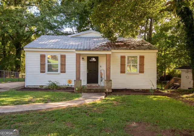 2nd image of 211 Rutland Circle, Lagrange, GA 30241 | MLS# 10825423