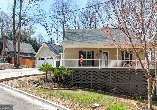 Homes for sale in Lavonia, GA | 504 Rue Chalet, Lavonia, GA 30553 | MLS# 10715405