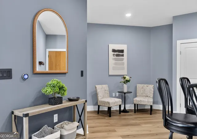 3rd image of 799 Hammond Dr Ne, Atlanta, GA 30328