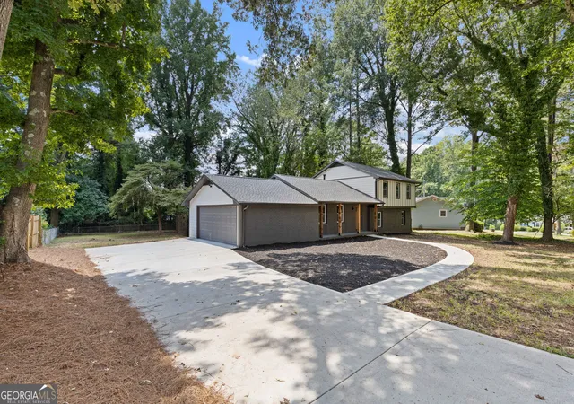 Photo 2 of Single family home for sale at 2176 Deer Trl, Suwanee, GA 30024 | MLS# 10835723 | Listing updated on 2026-09-12