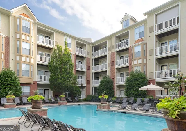 Listing Photo 2 - Condo for sale in building located at 4307 Westchester Ridge NE, Atlanta, GA 30329